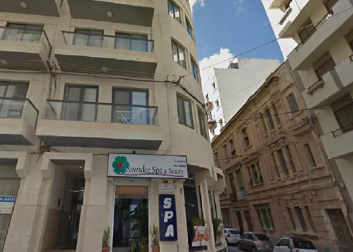 Large Apartment Close To Rocky Beach Mcre1-1